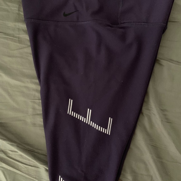 Nike ✔️ - Picture 1 of 4